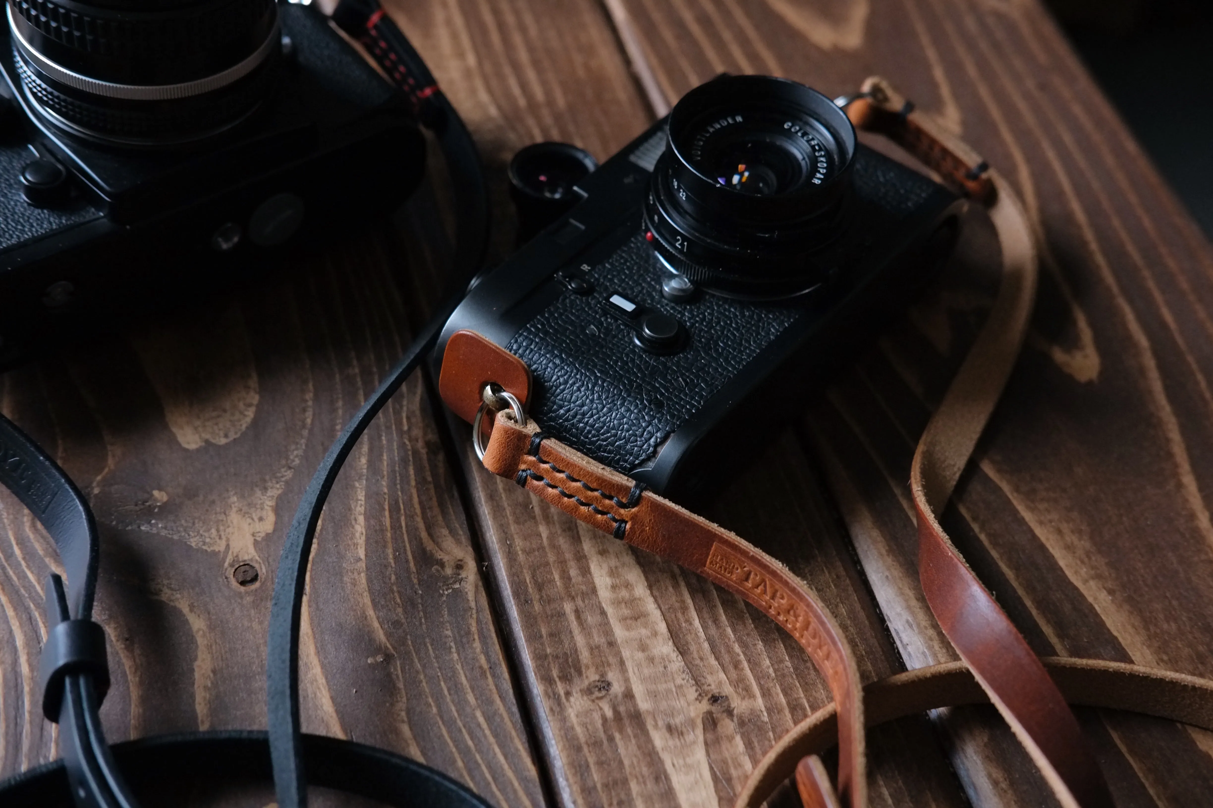 LEGACY slim adjustable camera strap - Nero Bourbon & Black Horween