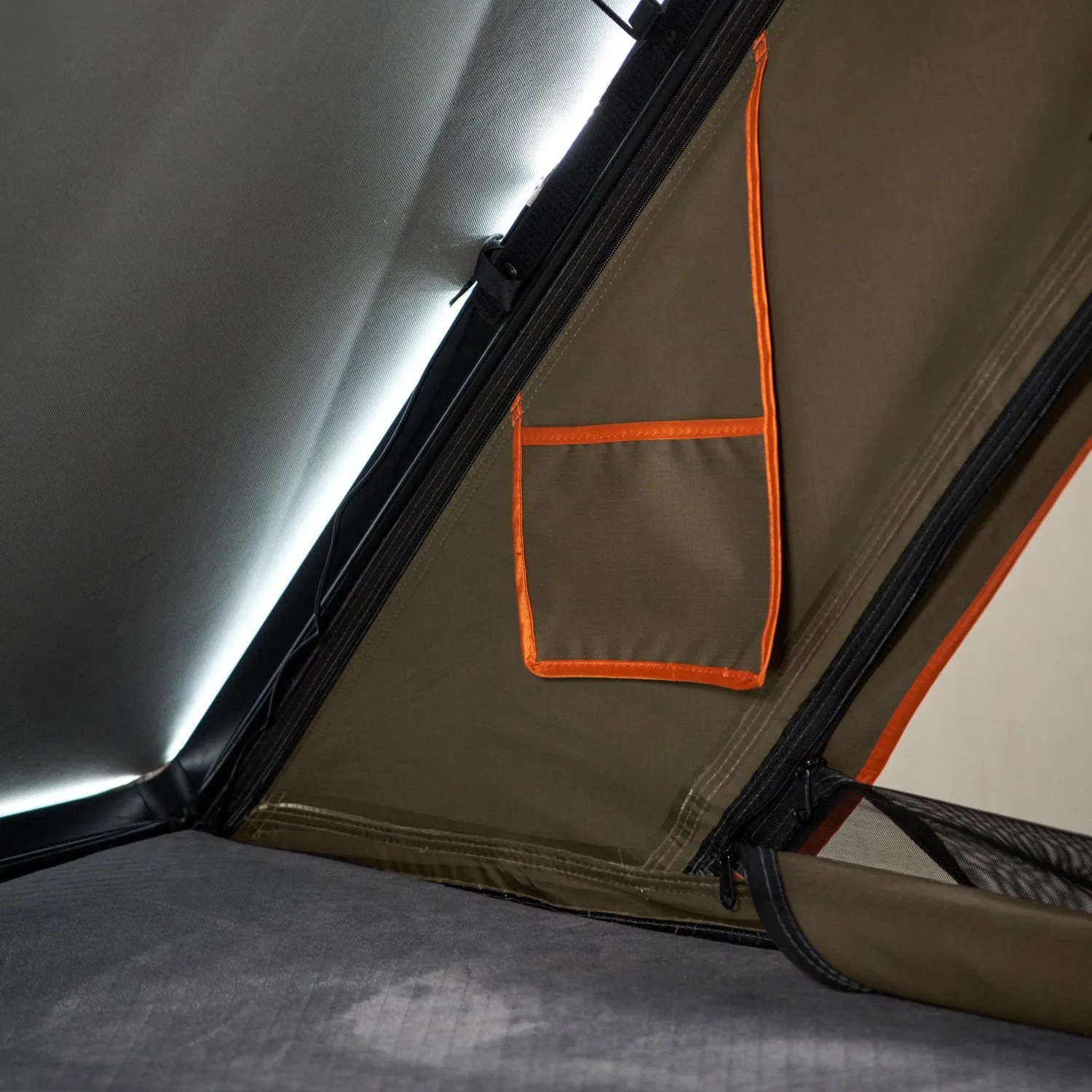 Ridgeback Hard Shell Roof Top Tent (Canvas)